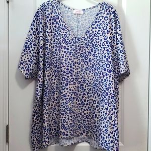 🌺 Jess Lea- oversized leopard print top